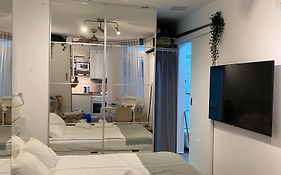 Sombrita Del Sol Studio Interior